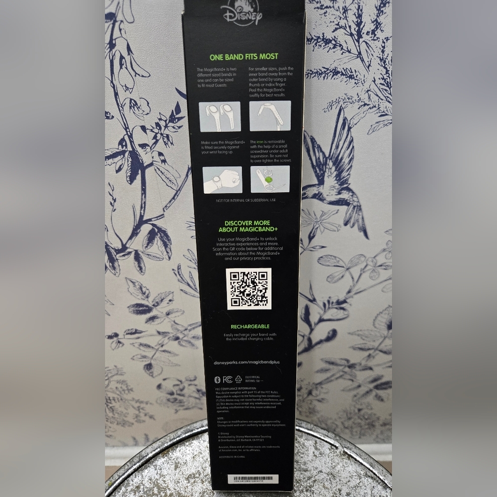 Disney MagicBand+ 2022 Halloween Mickey Treats - Picture 3 of 4
